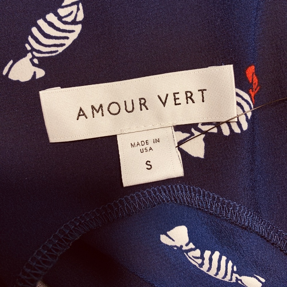 💯 % Silk top by AMOUR VERT (Brand New)🌼 - Picture 4 of 7